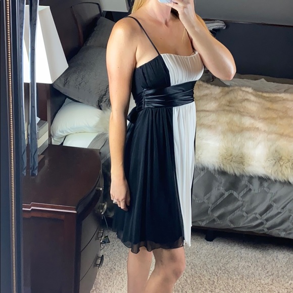 City Triangles Formal Dress, Medium - Picture 3 of 9